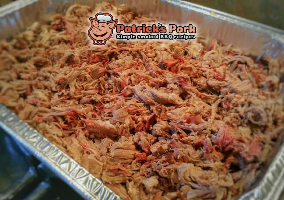 Smoked pull pork in tray
